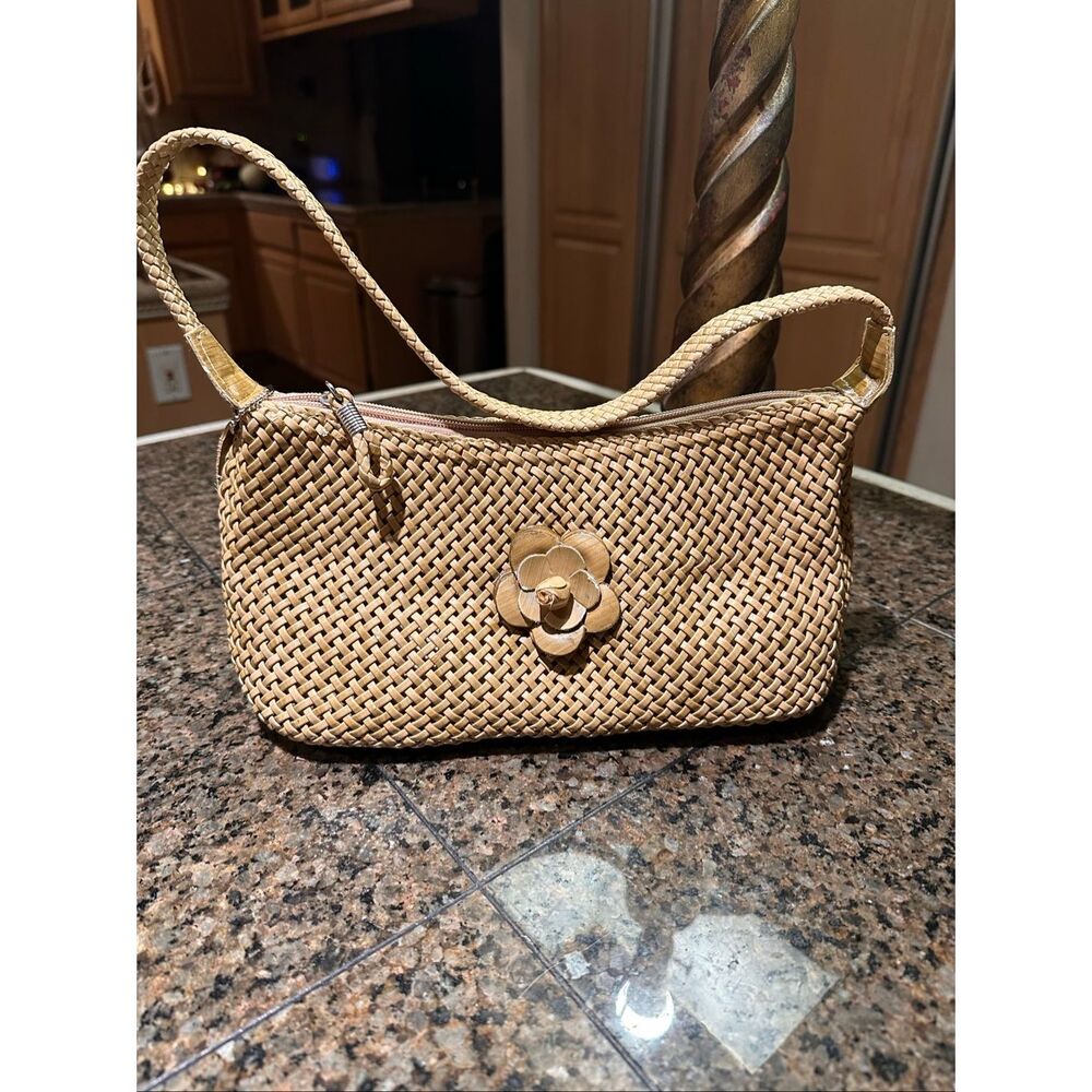 Vintage woven shoulder bag